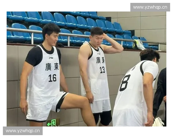 围绕篮下强攻打造内线统治力的现代篮球进攻新思路与团队配合提升胜率